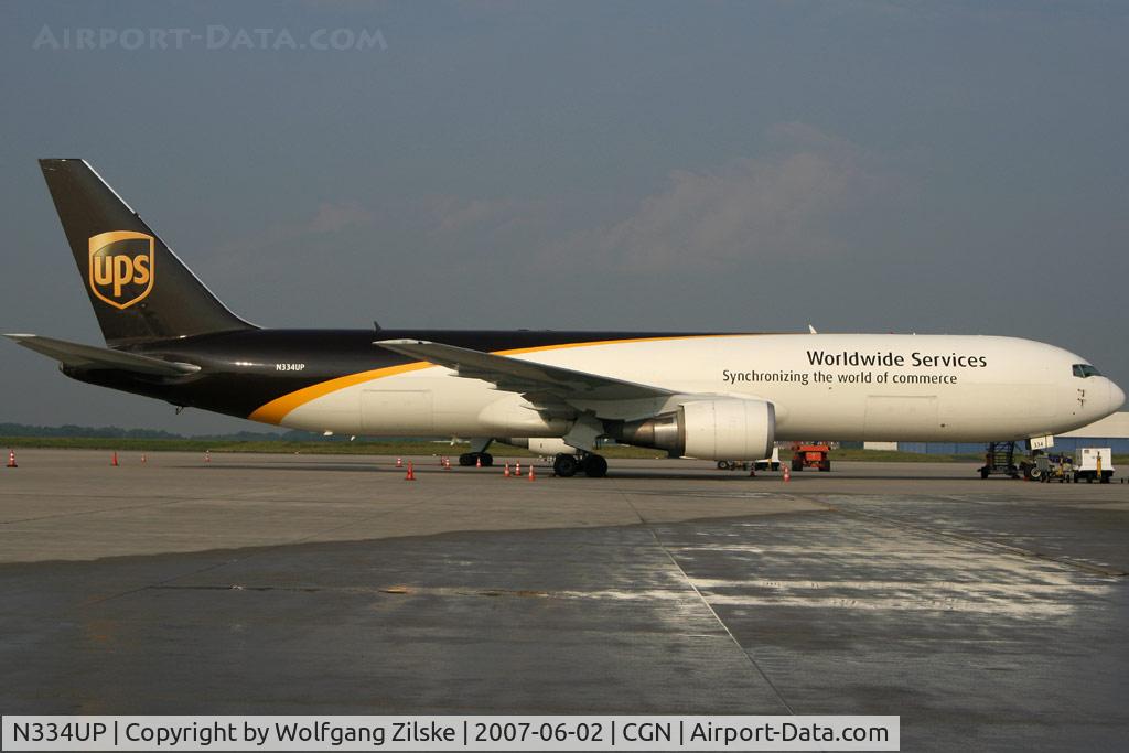 N334UP, 2001 Boeing 767-34AF C/N 32844, visitor