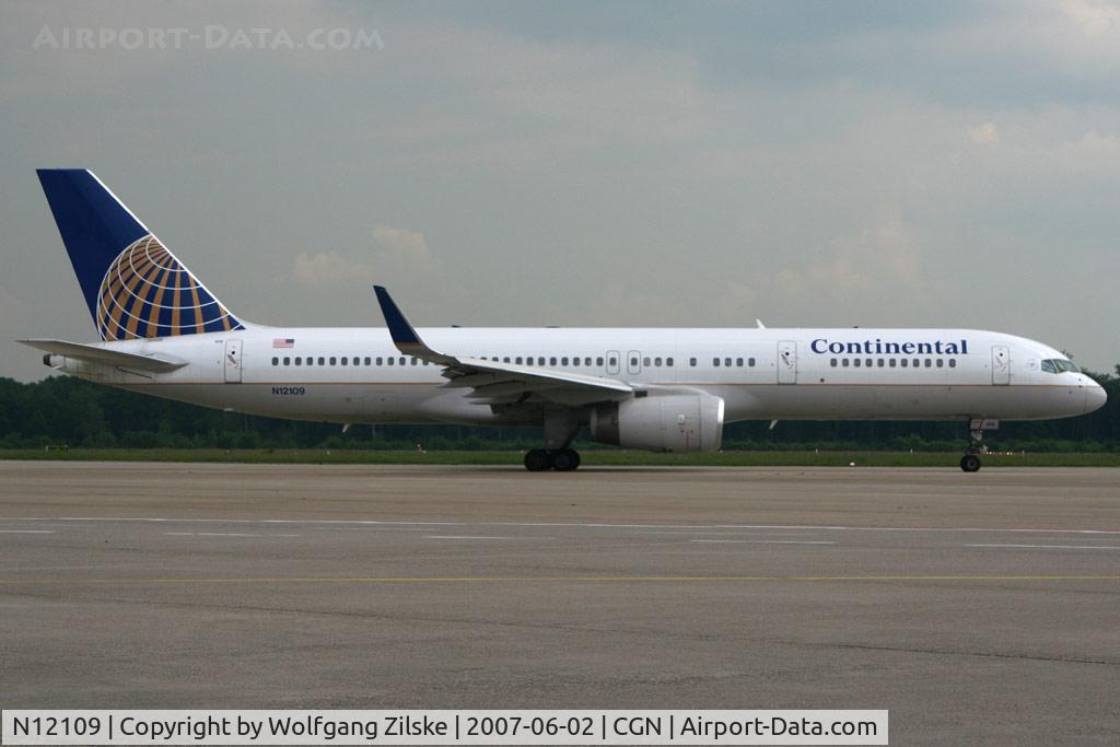 N12109, 1994 Boeing 757-224 C/N 27299, visitor