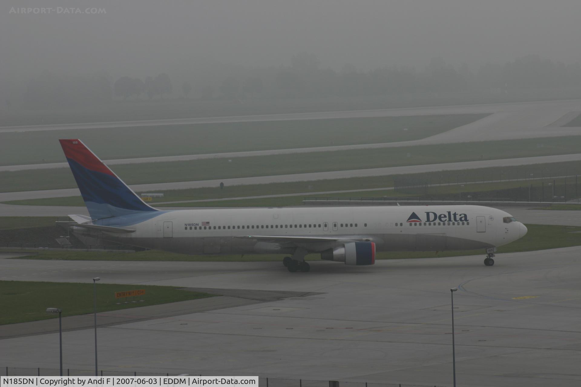 N185DN, 1995 Boeing 767-332 C/N 27961, Delta
