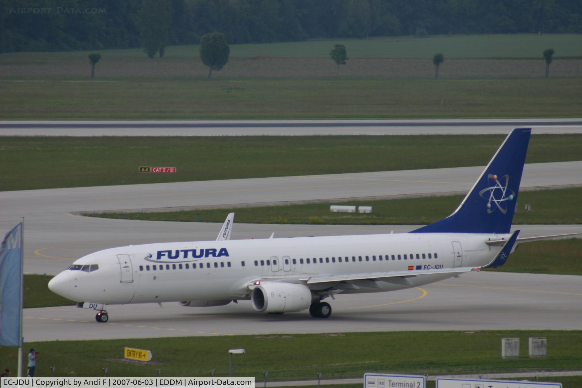 EC-JDU, 2005 Boeing 737-86N C/N 32655, Futura