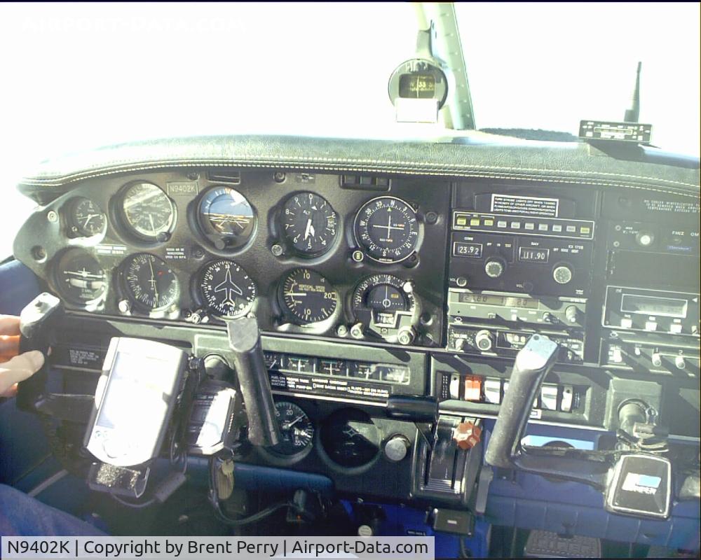 N9402K, 1976 Piper PA-28-151 C/N 28-7615200, Panel