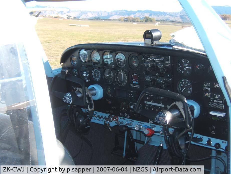 ZK-CWJ, Piper PA-24 Comanche C/N 24-82, Cockpit