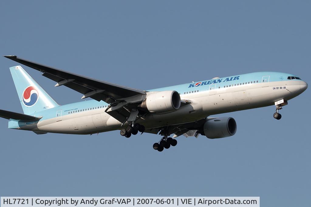 HL7721, Boeing 777-2B5/ER C/N 33727, Korean Air B777-200