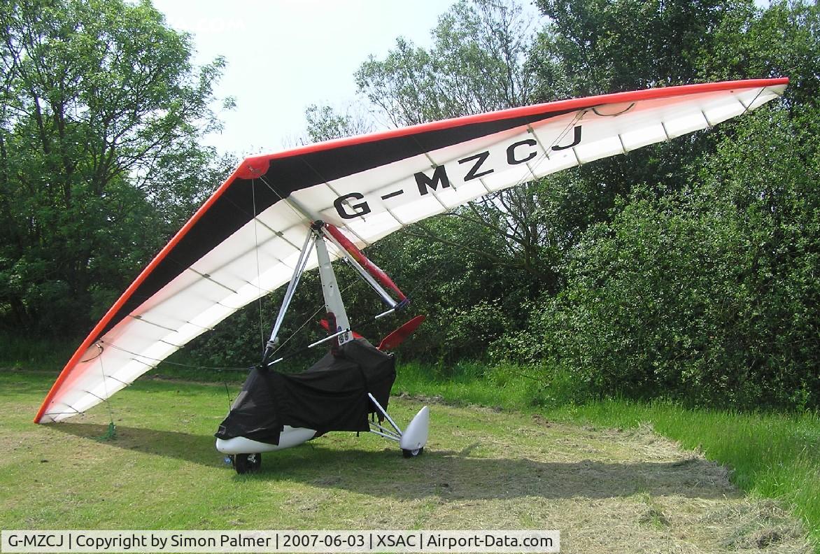 G-MZCJ, 1996 Pegasus Quantum 15 C/N 7233, Pegasus Quantum 15 at Sackville Lodge, Riseley