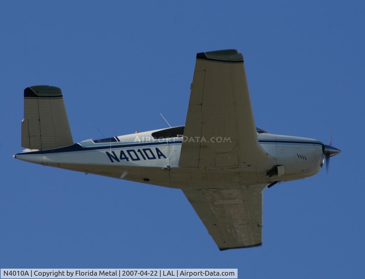 N4010A, 1970 Beech V35B Bonanza C/N D-9099, V35B