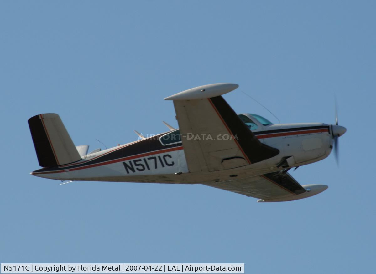 N5171C, 1950 Beech B35 C/N D-2456, B35