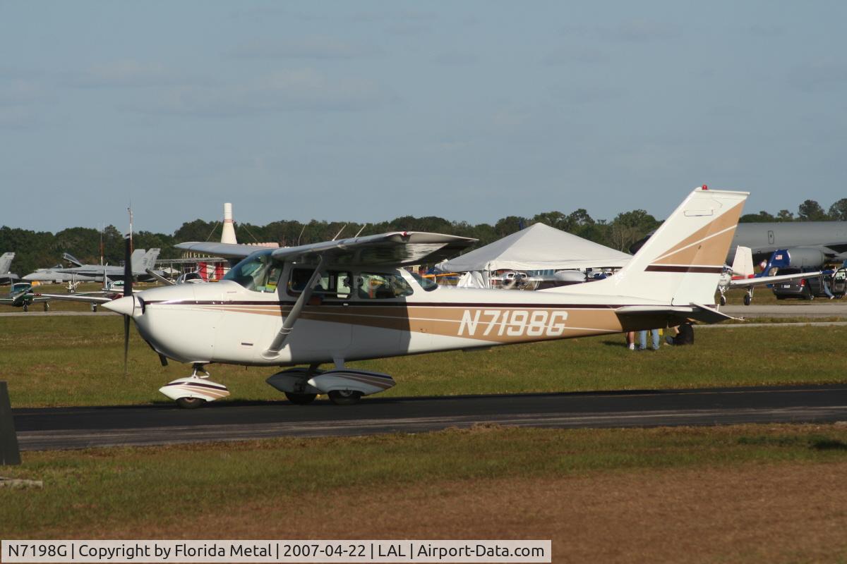 N7198G, 1969 Cessna 172K Skyhawk C/N 17258898, C172K
