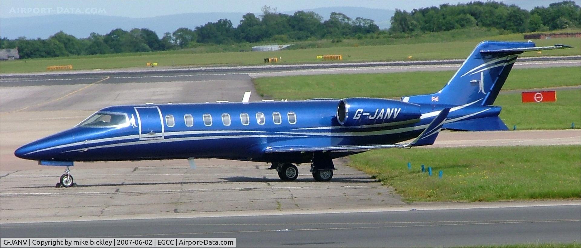 G-JANV, 2000 Learjet 45 C/N 45-124, Learjet 45 shines in bright sun