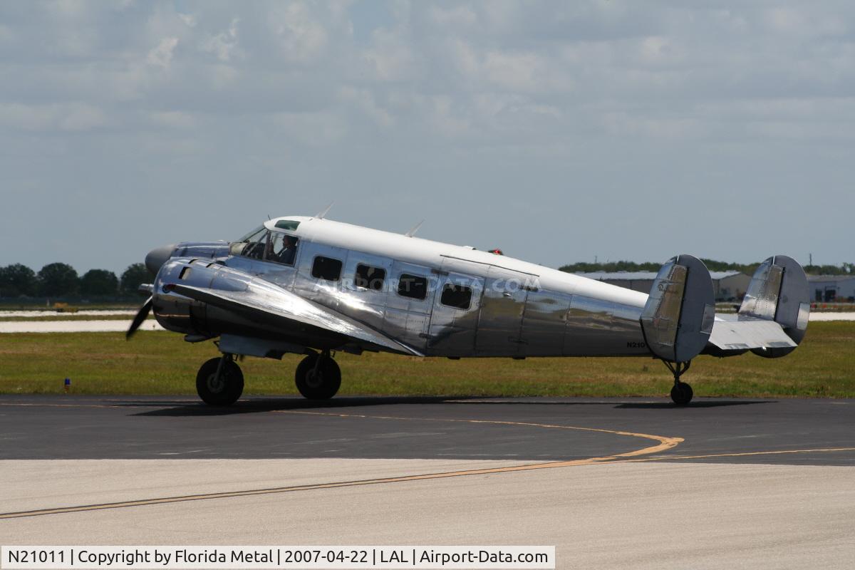 N21011, 1957 Beech E18S C/N BA-292, E18S