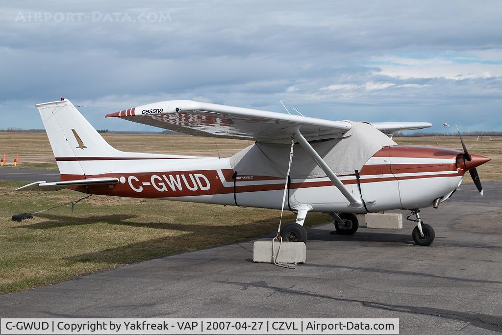 C-GWUD, 1975 Cessna 172M C/N 17265381, Cessna 172