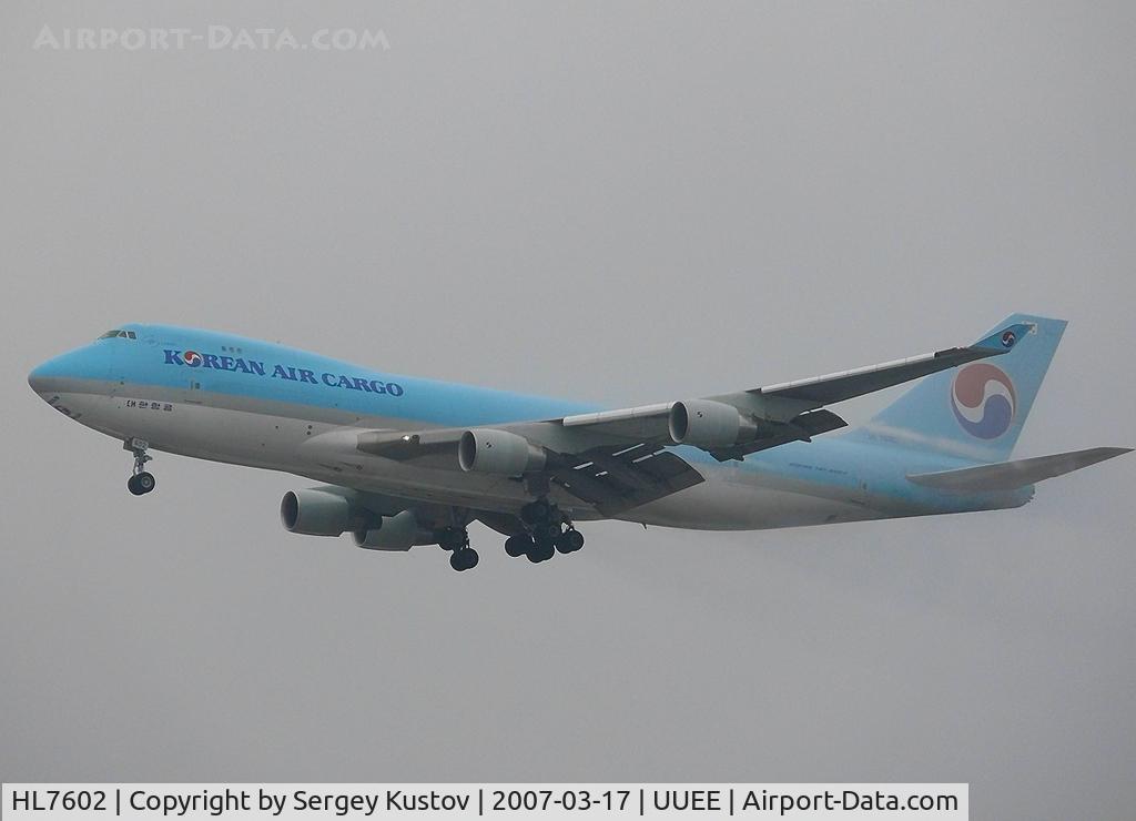 HL7602, 2005 Boeing 747-4B5F/SCD C/N 34301, Foggy approach to SVO