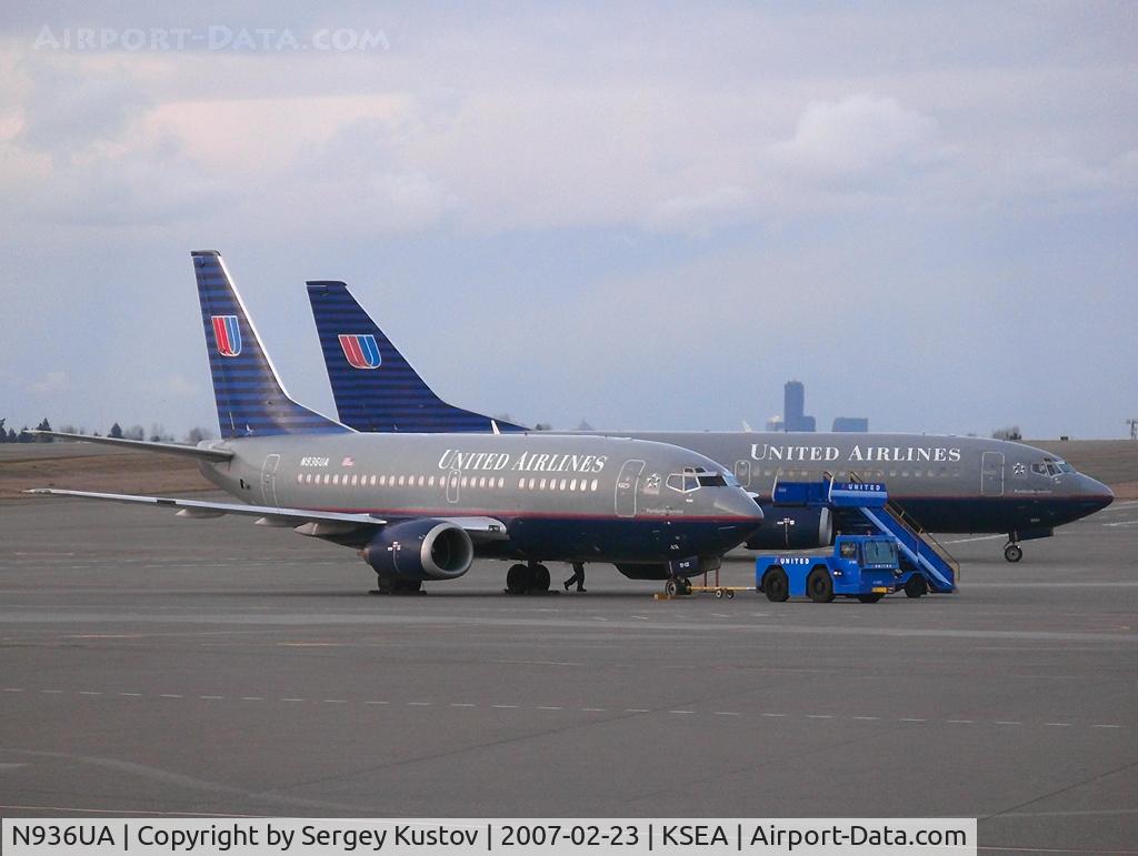 N936UA, 1992 Boeing 737-522 C/N 26667, They are really UNITED!
