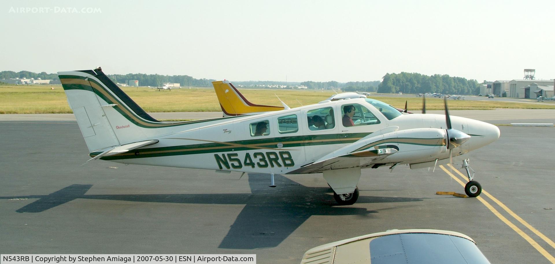 N543RB, 2000 Raytheon Aircraft Company 58 C/N TH-1953, Baron running up right next to us...