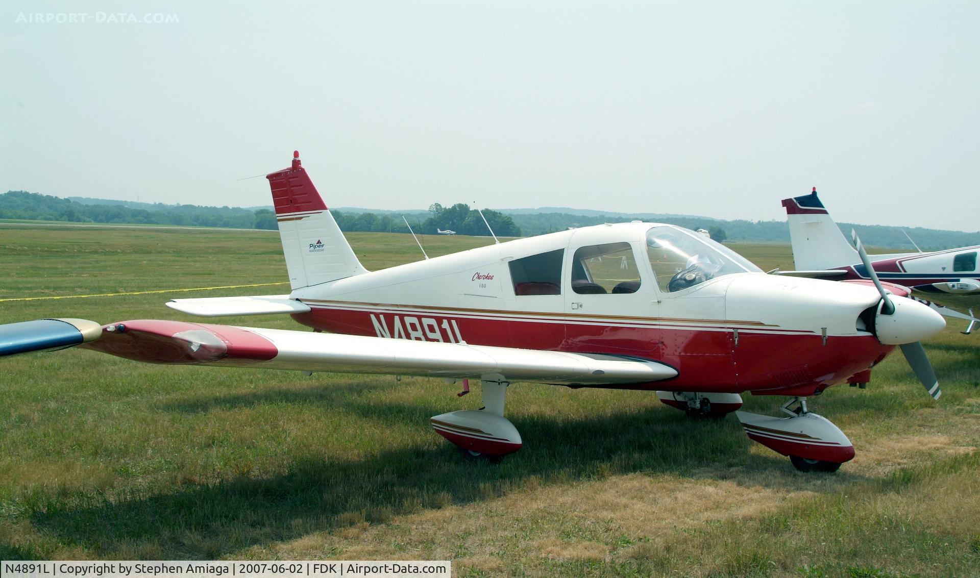 N4891L, 1967 Piper PA-28-180 C/N 28-4258, Cherokee at the AOPA Open House