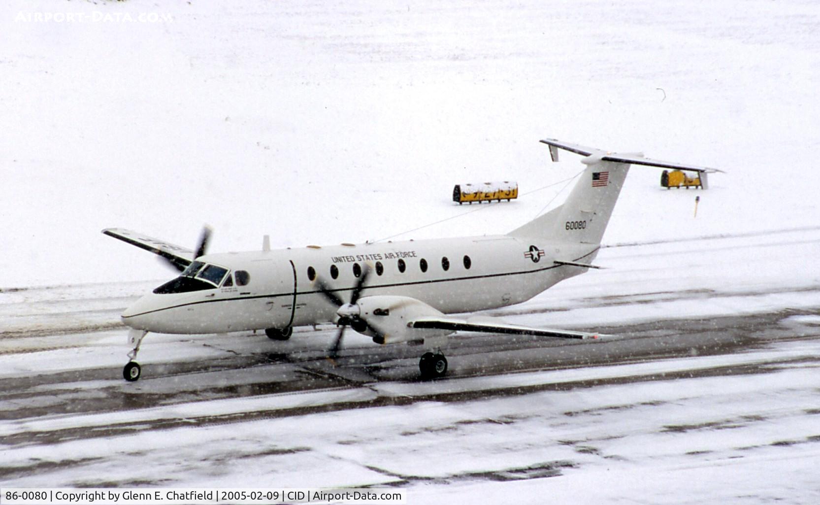 86-0080, 1986 Beech C-12J Huron C/N UD-003, C-12J taxiing by the control tower