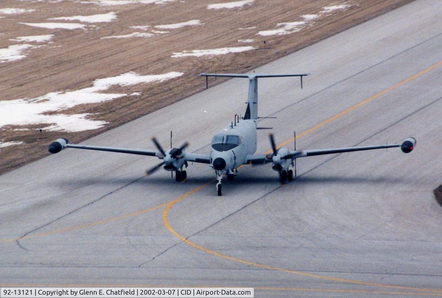 92-13121, 1992 Beech RC-12P Huron C/N FE-027, RC-12P taxiing in off runway 9