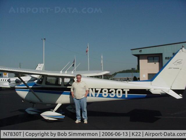 N7830T, 1960 Cessna 172A C/N 47430, T & me at Prestonsburg, KY.