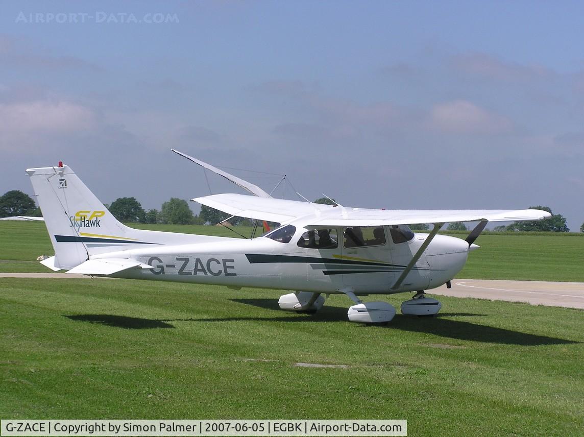 G-ZACE, 2001 Cessna 172S C/N 172S8808, Cessna Skyhawk visiting Sywell
