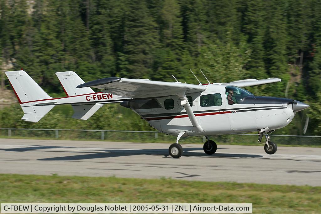 C-FBEW, Cessna 337G Super Skymaster C/N 33701528, Takeoff