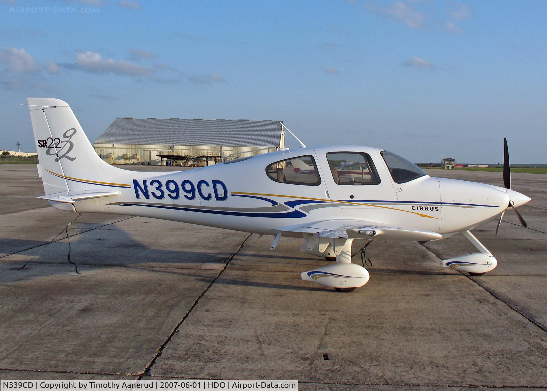 N339CD, 2004 Cirrus SR22 C/N 1107, The EAA Texas Fly-In. Hasn't been the the shop to get the new tail tie-down bumper