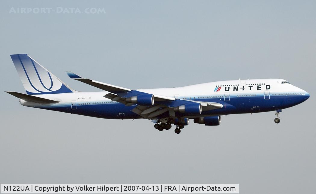 N122UA, 1999 Boeing 747-422 C/N 29168, Boeing 747-422 on final at fra