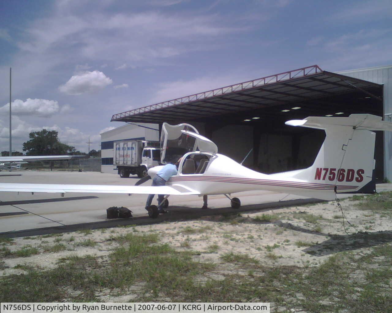 N756DS, 2004 Diamond DA-40 Diamond Star C/N 40.361, Flew from KCRG for a tour of the Jacksonville area.  Nice aircraft, light as a feather in the wind though.