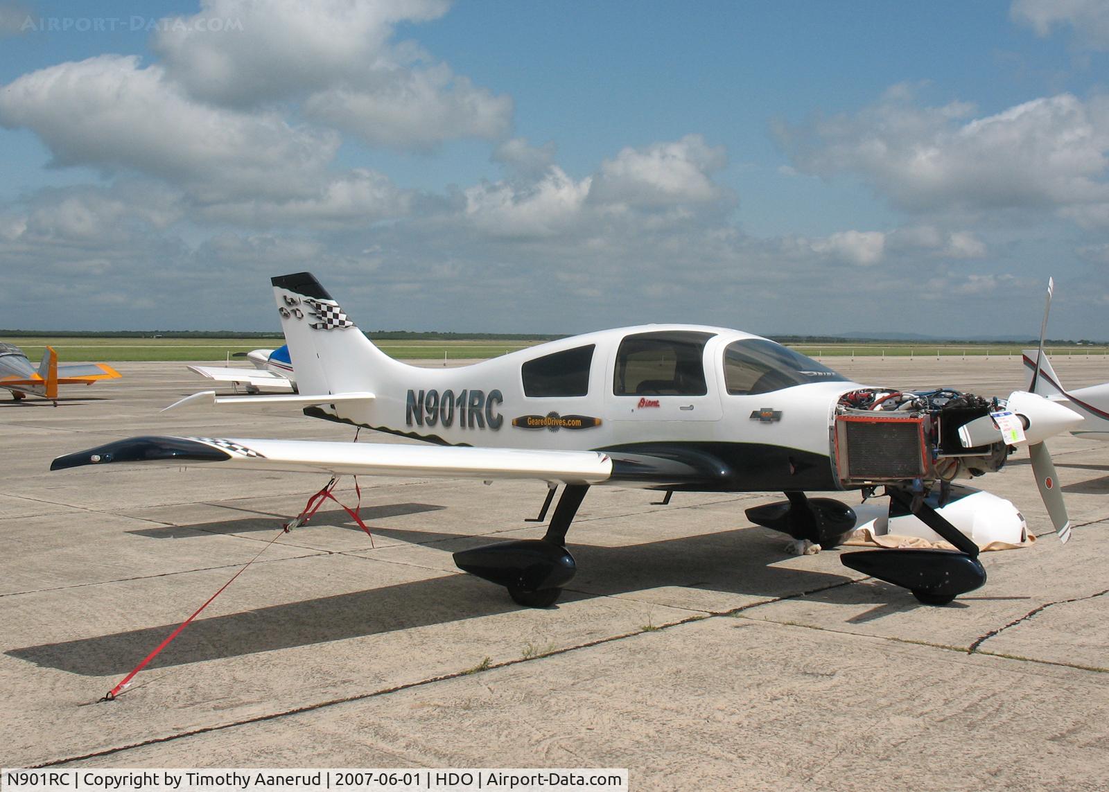 N901RC, 1989 Ward R C 350 HP C/N 015, The EAA Texas Fly-In, Chevy 400, cowl removed showing radiator, destroyed in crash 2007-10-18, no fatalities.