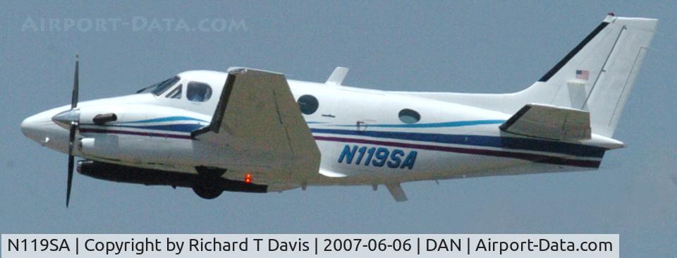 N119SA, 1989 Beech C90A King Air C/N LJ-1196, 1989 Beech C90A taking off from Danville Regional.