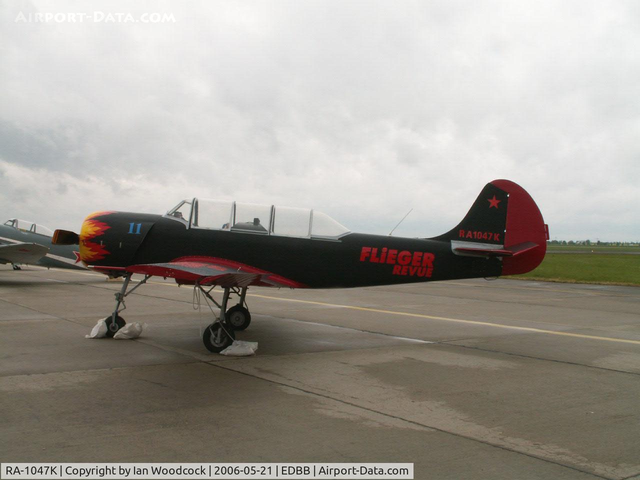 RA-1047K, Bacau Yak-52 C/N 811212, Yakovlev Yak-52/Berlin-ILA Show