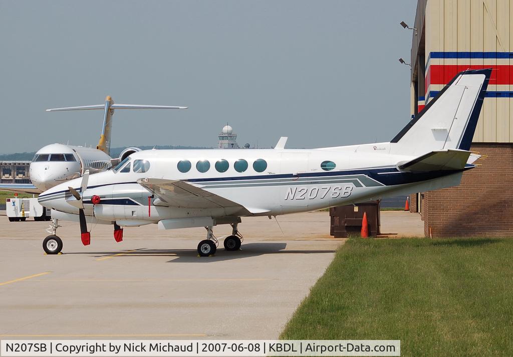 N207SB, 1970 Beech 100 King Air C/N B-69, another nascar ride at BDL