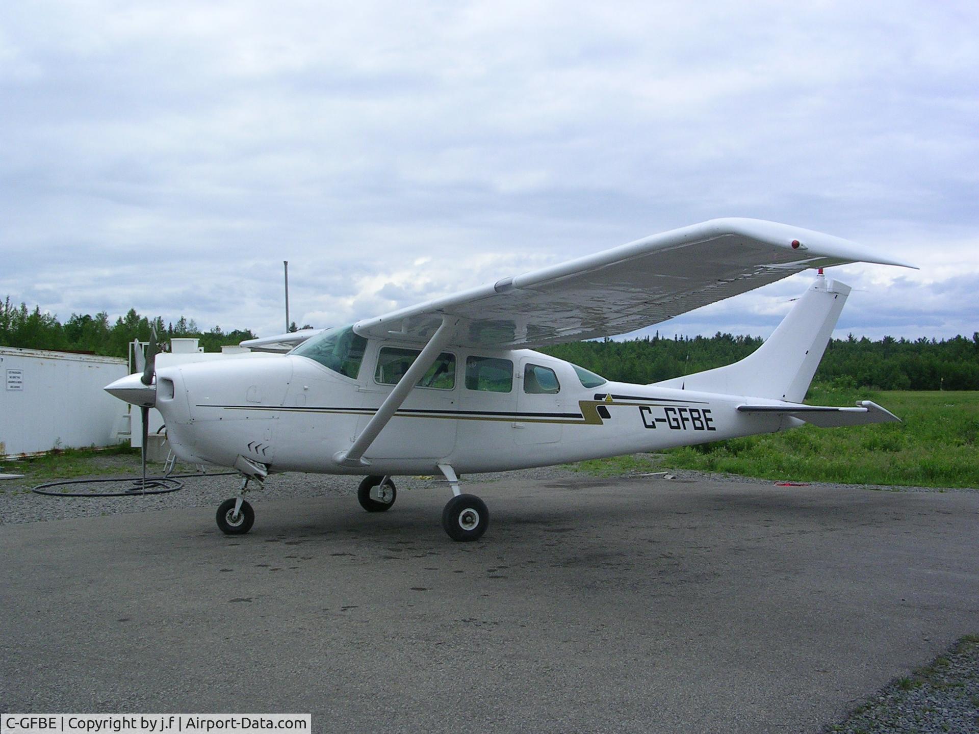 C-GFBE, Cessna P206 Super Skylane C/N P206-0044, skydive operation