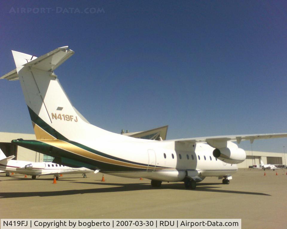 N419FJ, 2001 Fairchild Dornier 328-300 328JET C/N 3173, Picking up passengers at RDU.
