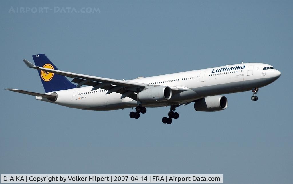 D-AIKA, 2004 Airbus A330-343X C/N 570, Airbus A330-343X
