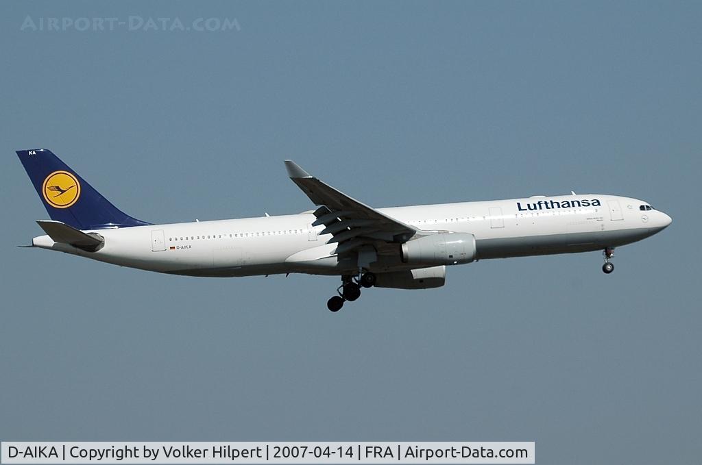 D-AIKA, 2004 Airbus A330-343X C/N 570, Airbus A330-343X