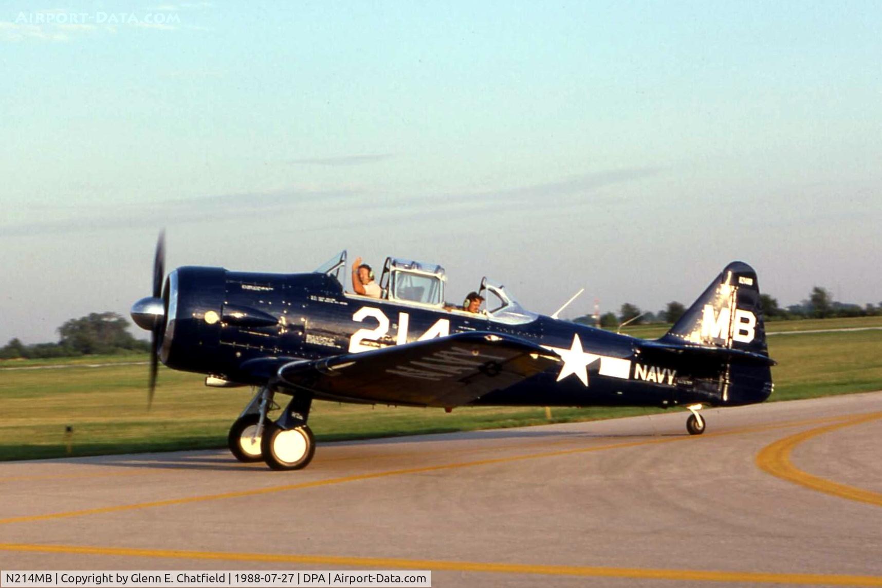 N214MB, North American SNJ-5B Texan C/N 43732, Taxiing past the ramp