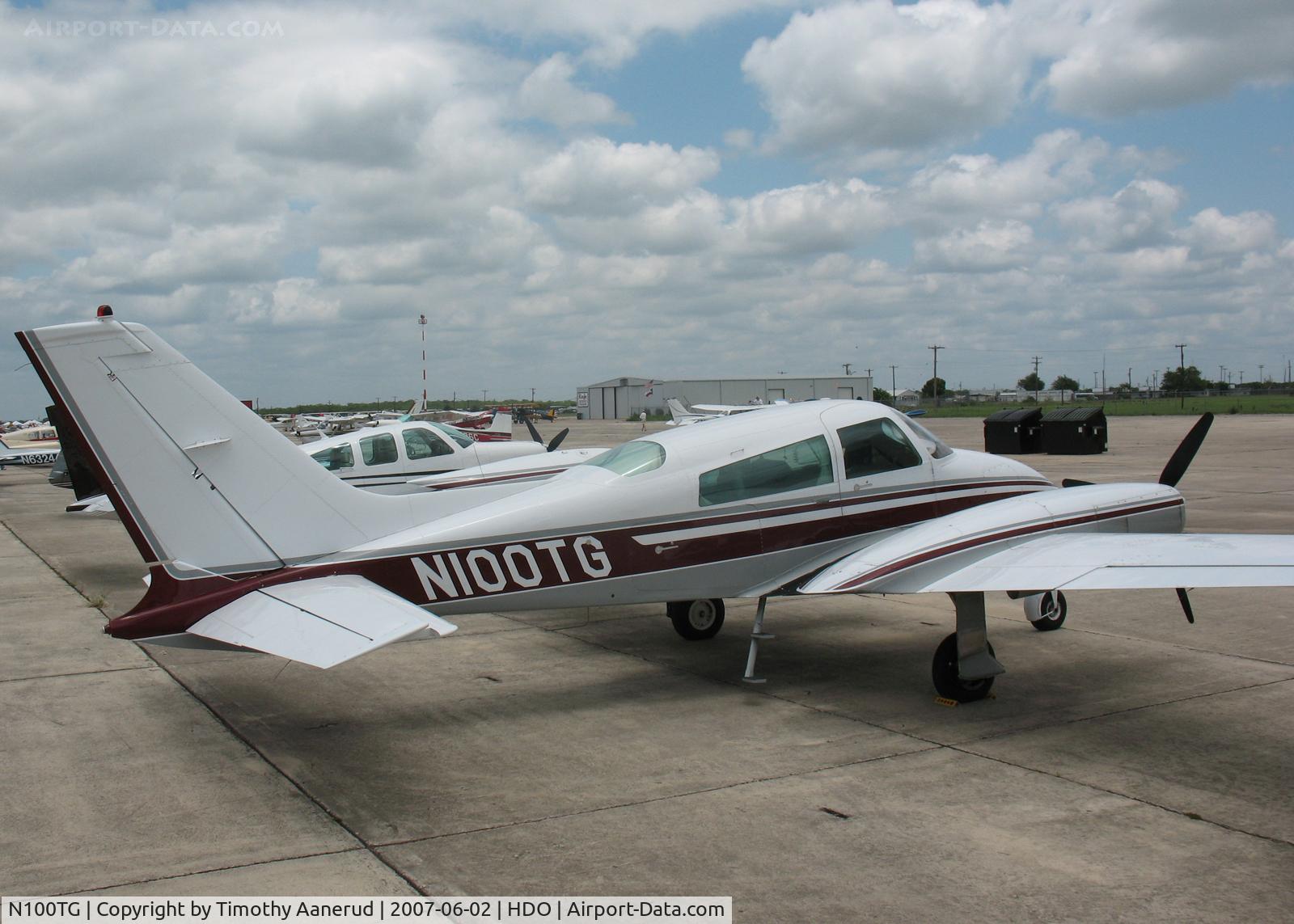 N100TG, 1974 Cessna 310Q C/N 310Q1150, 1974 Cessna 310Q, c/n 310Q1150, The EAA Texas Fly-In