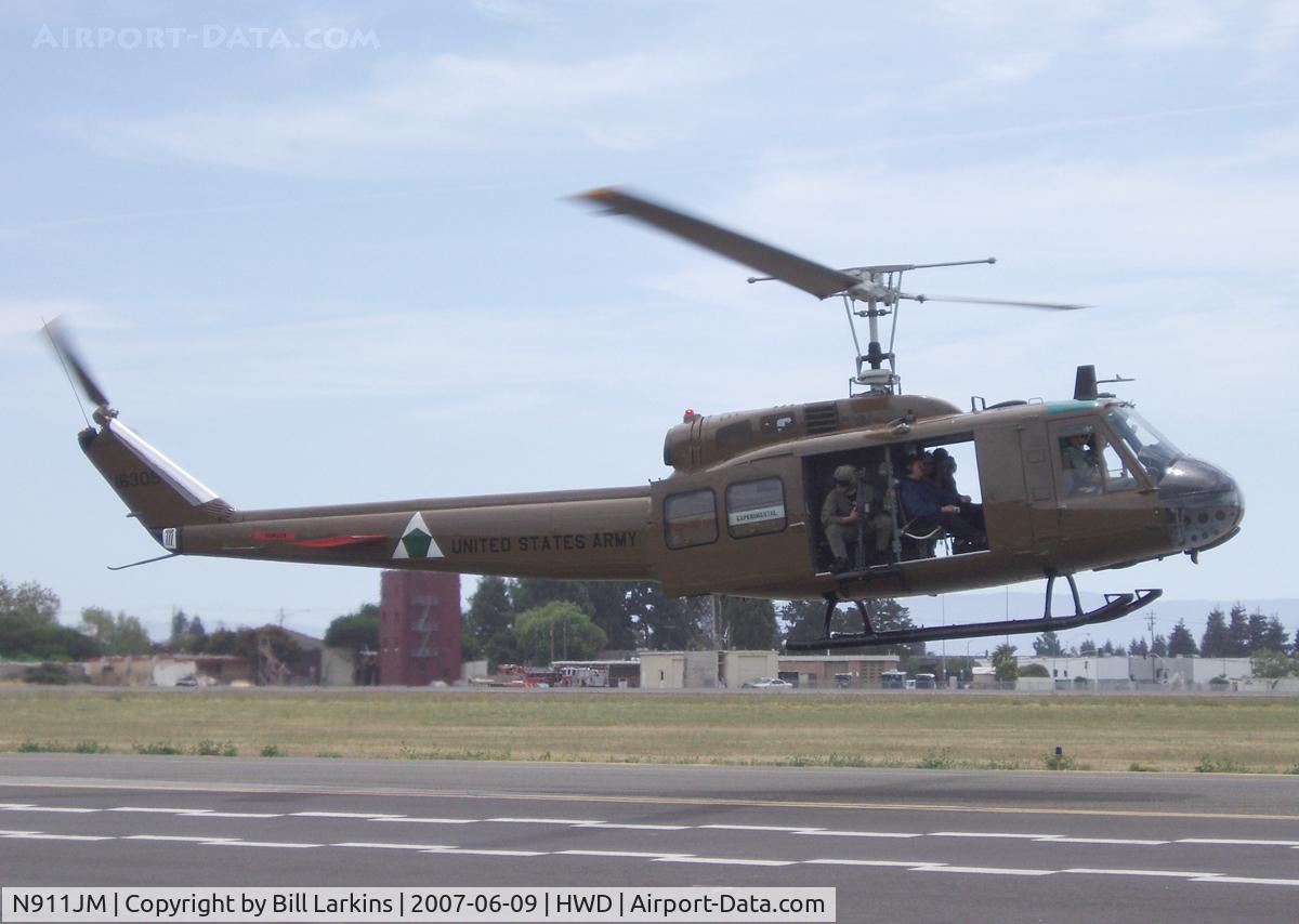 N911JM, 1965 Bell UH-1H C/N 65-09870, Landing