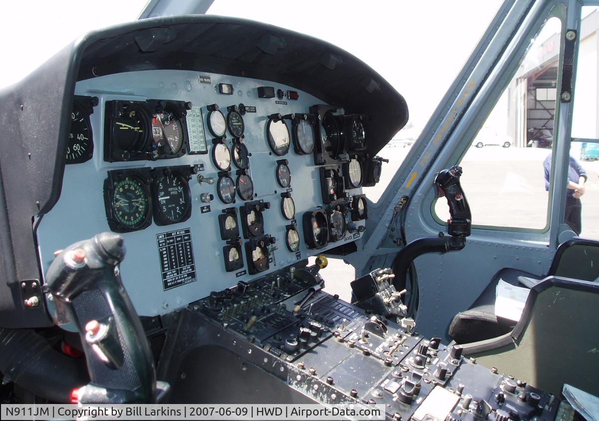N911JM, 1965 Bell UH-1H C/N 65-09870, Instrument panel
