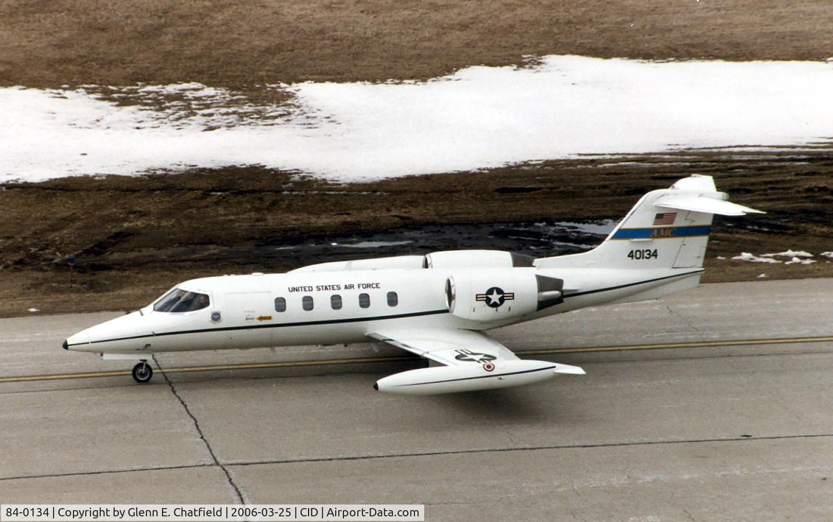 84-0134, 1984 Gates Learjet C-21A C/N 35A-580, C-21A taxiing past the control tower