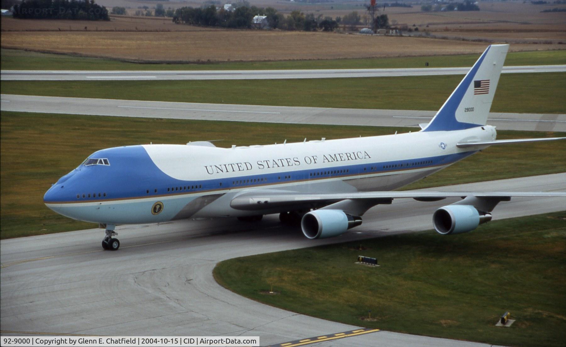 92-9000, 1987 Boeing VC-25A (747-2G4B) C/N 23825, Air Force One taxiing in from landing runway 9