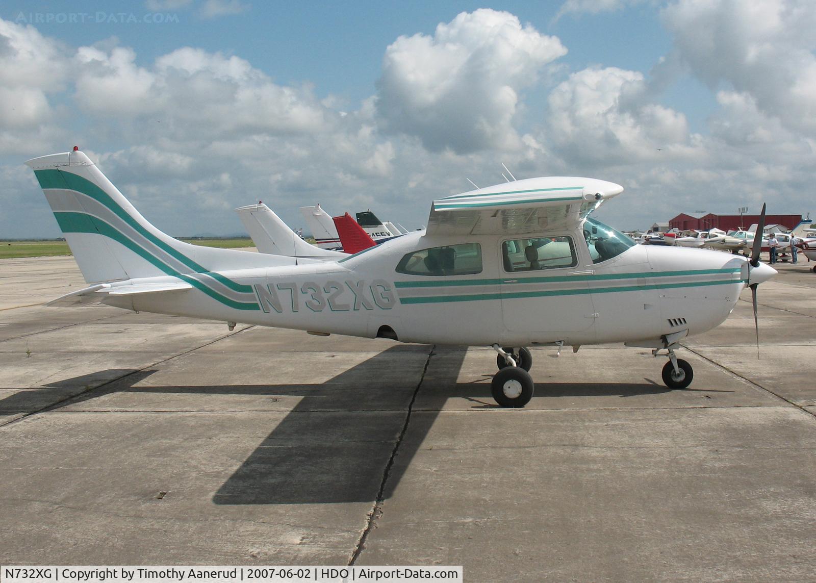 N732XG, 1977 Cessna 210M Centurion C/N 21061852, 1977 Cessna 210M Centurion, c/n 21061852, The EAA Texas Fly-In