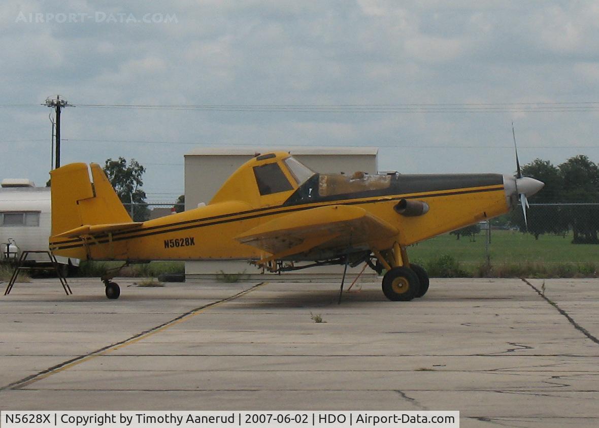N5628X, 1978 Ayres S-2R C/N 2430R, Parked at Hondo, TX