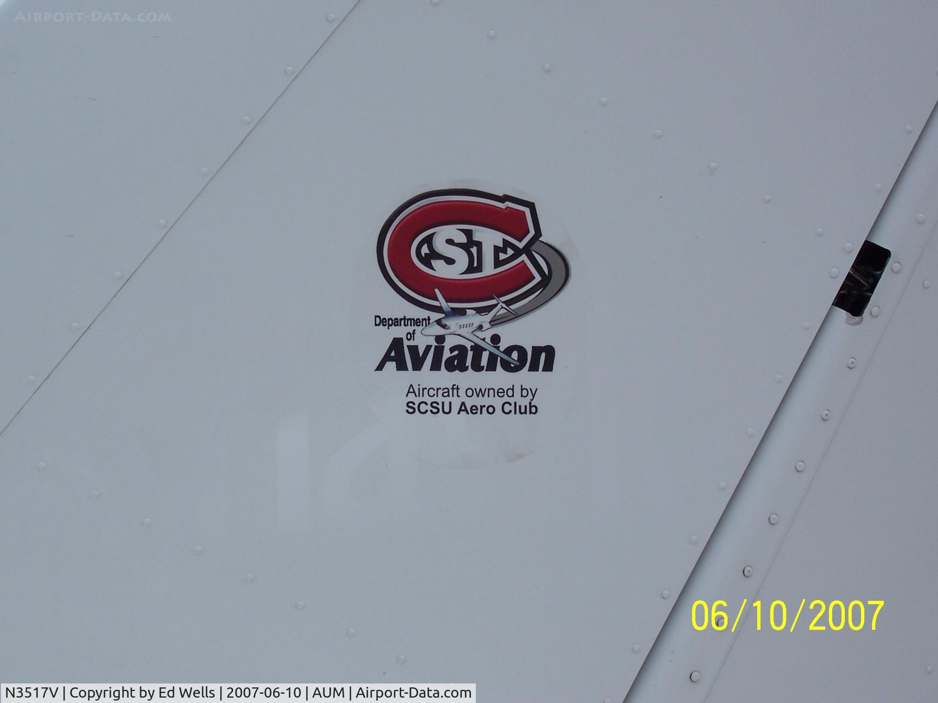 N3517V, 2001 Cessna 172R C/N 17281082, On the tail
