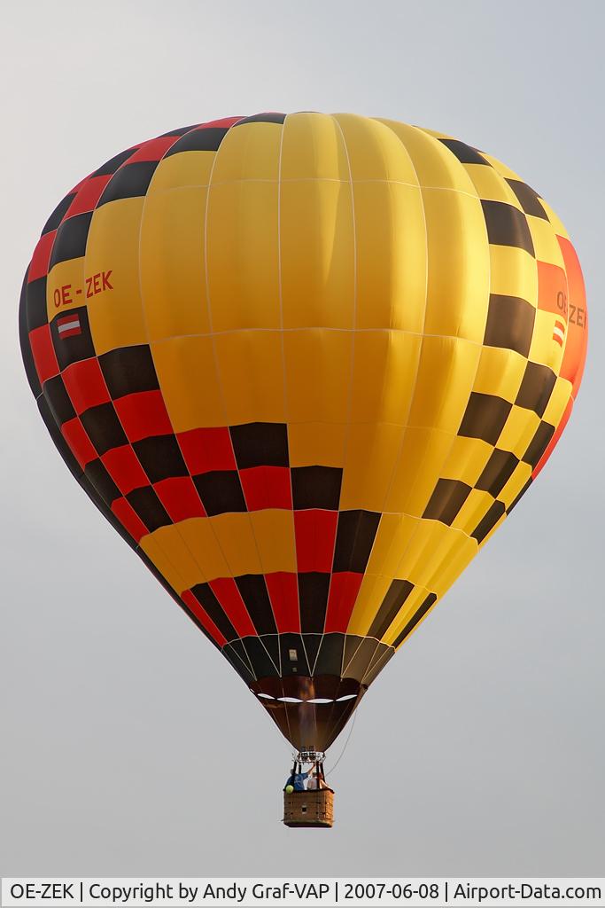 OE-ZEK, 2001 Kubicek BB-30 C/N 158, Kubicek BB30  Night of the balloons