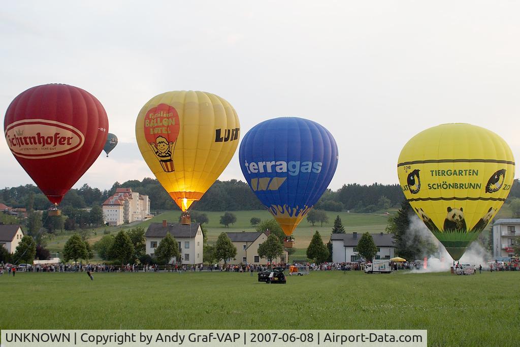 UNKNOWN, Balloons Various C/N Unknown, Night of the balloons