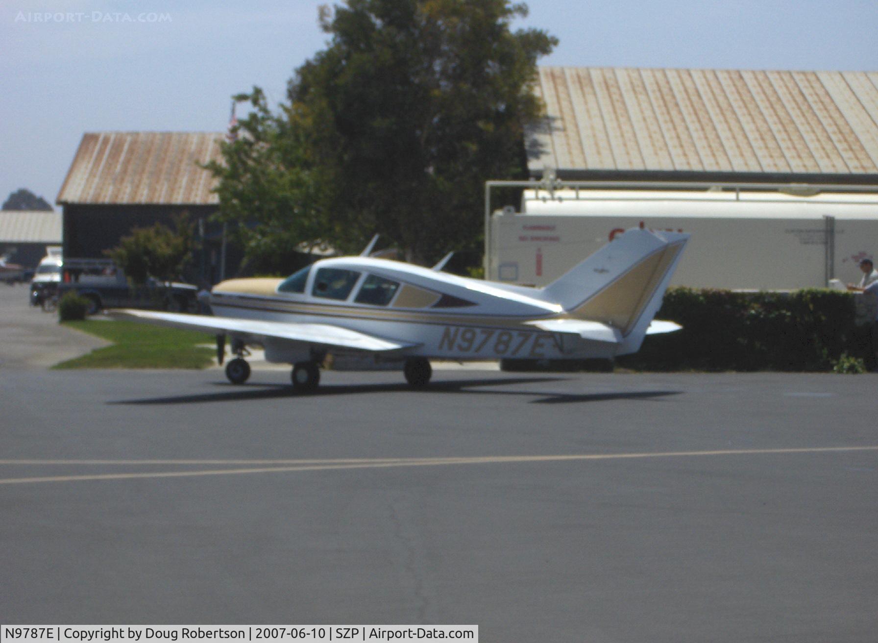 N9787E, 1976 Bellanca 17-30A Viking C/N 76-30846, 1976 Bellanca 17-30A VIKING, Continental IO-520-K 300/285 Hp, refueling
