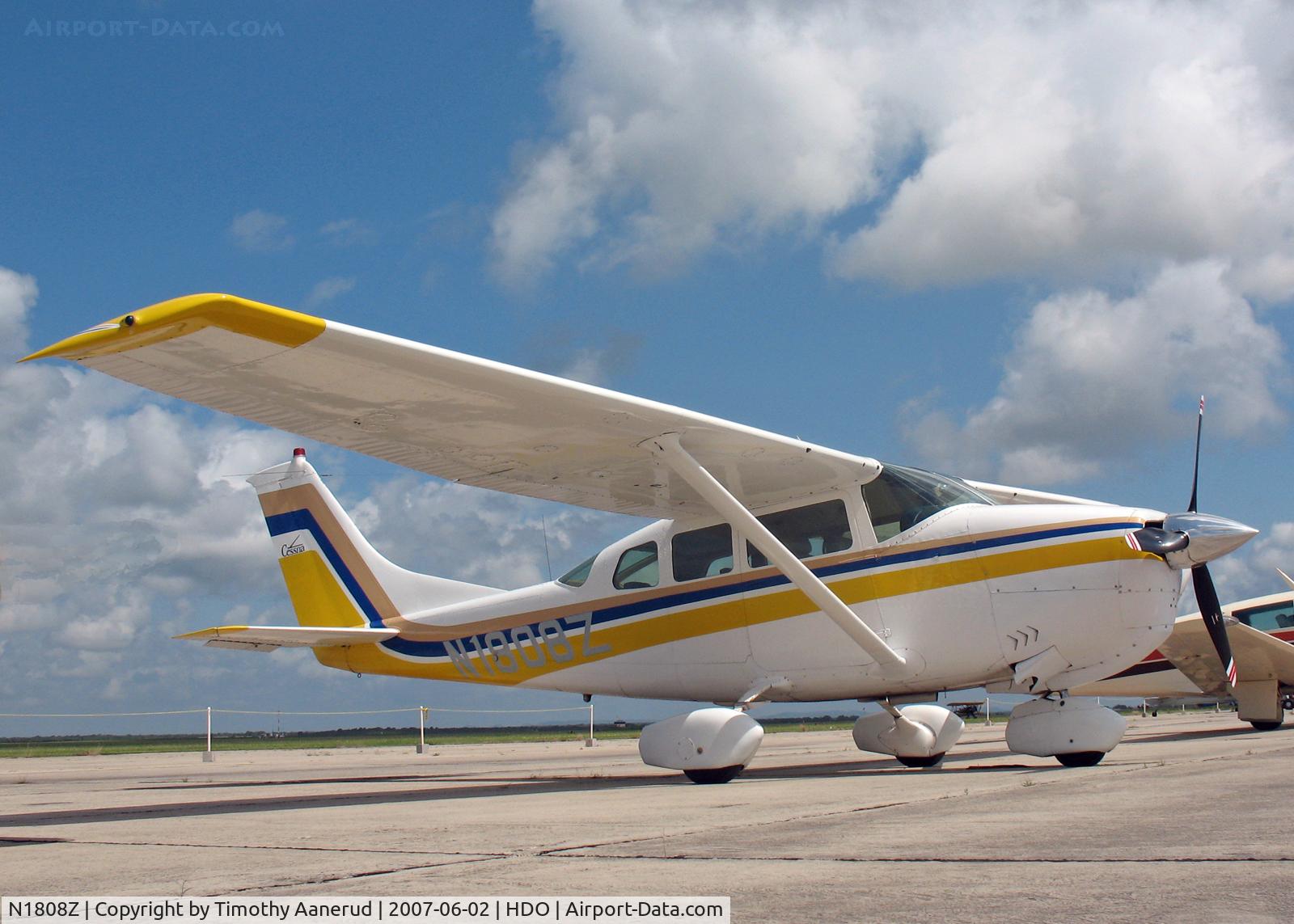N1808Z, 1962 Cessna 210-5 (205) C/N 205-0008, 1962 Cessna 210-5(205), c/n 205-0008, The EAA Texas Fly-In. The Cessna 205 share the same type certificate number as the Cessna 210, ATC 3A21