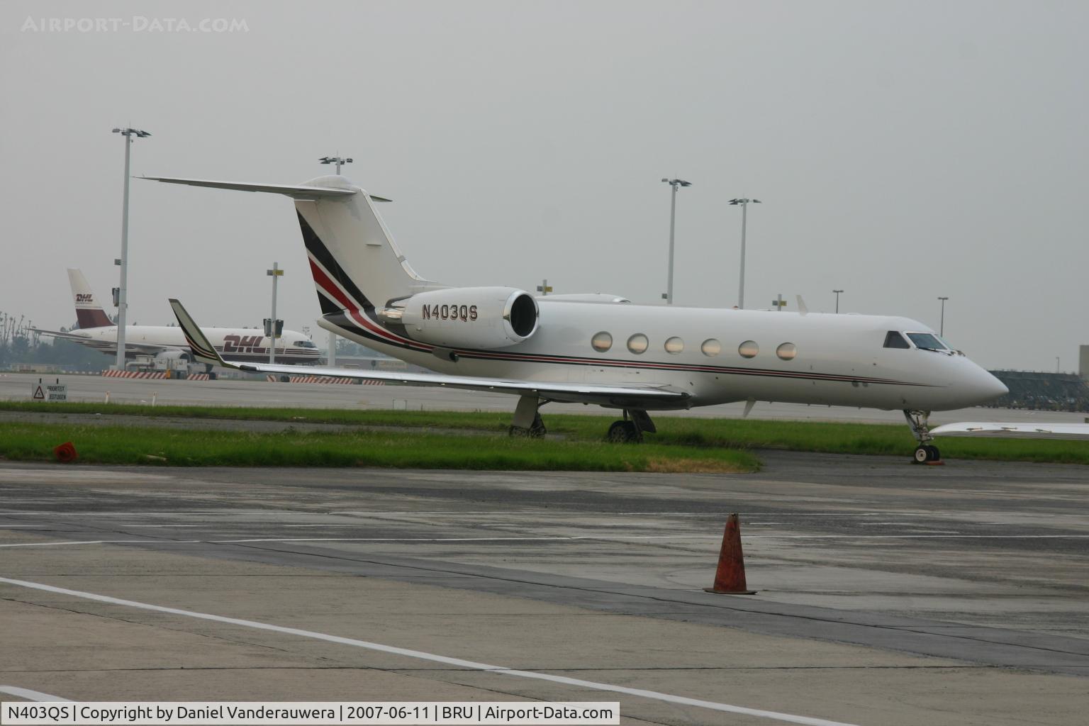 N403QS, 2000 Gulfstream Aerospace G-IV C/N 1403, apron of ABELAG