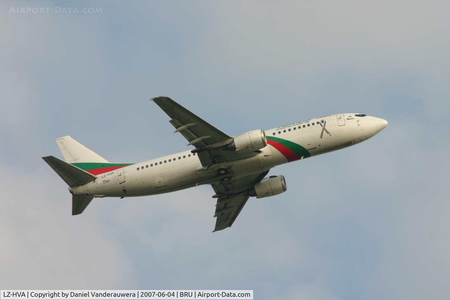 LZ-HVA, 1992 Boeing 737-4Y0 C/N 26066, taking off from rwy 25R