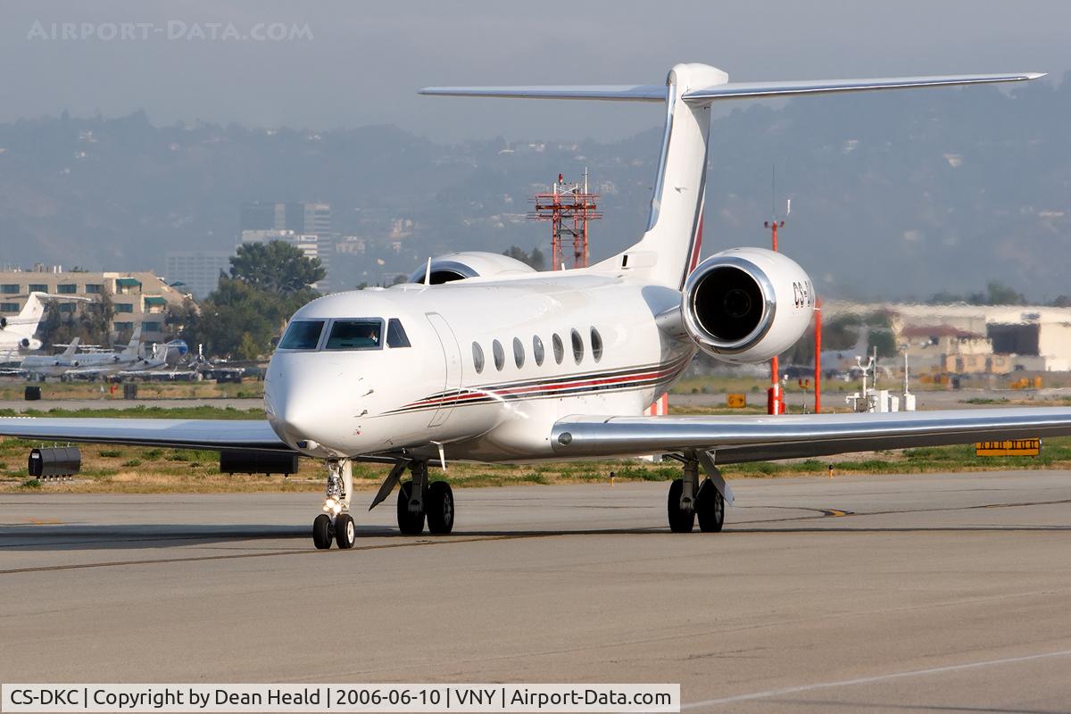 CS-DKC, 2005 Gulfstream Aerospace GV-SP (G550) C/N 5057, NetJets Europe CS-DKC taxiing to RWY 16R for departure to Serbia.